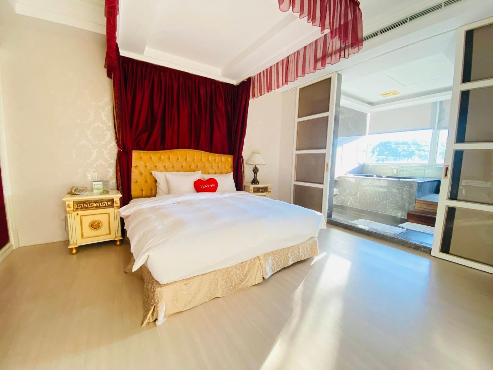 อีสเทิร์น โฮเต็ลแอนด์รีสอร์ต หยางเหมย Hotel Yangmei ภายนอก รูปภาพ