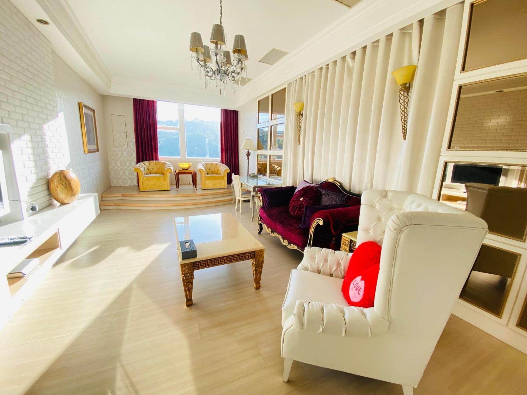 อีสเทิร์น โฮเต็ลแอนด์รีสอร์ต หยางเหมย Hotel Yangmei ภายนอก รูปภาพ