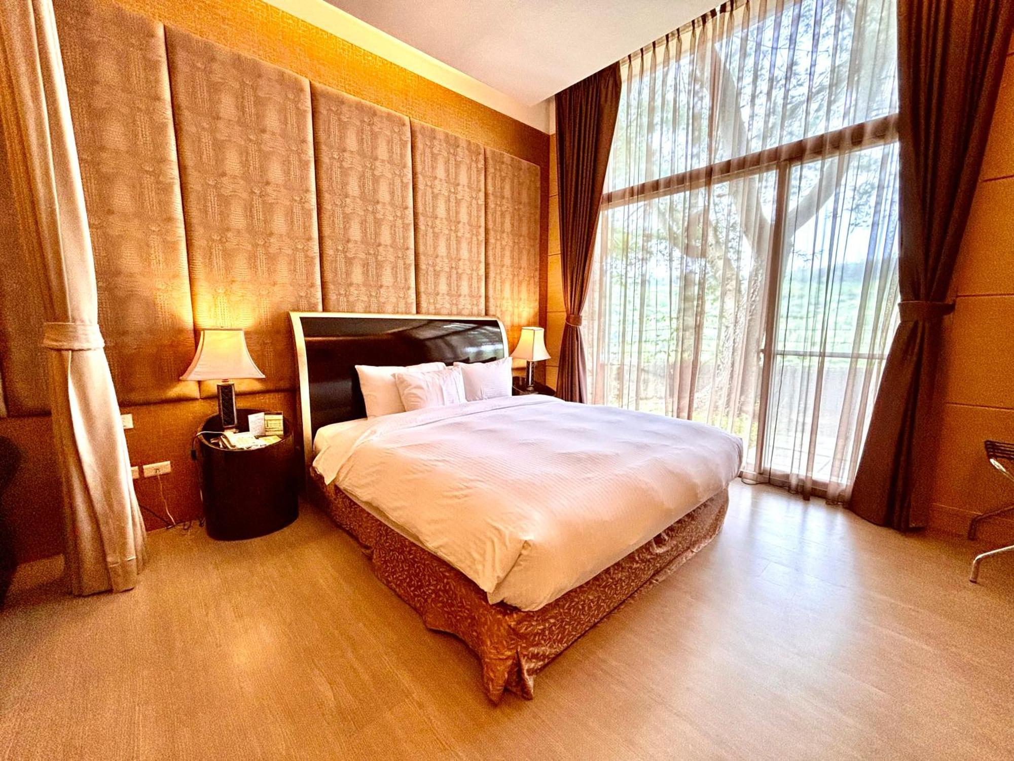 อีสเทิร์น โฮเต็ลแอนด์รีสอร์ต หยางเหมย Hotel Yangmei ภายนอก รูปภาพ