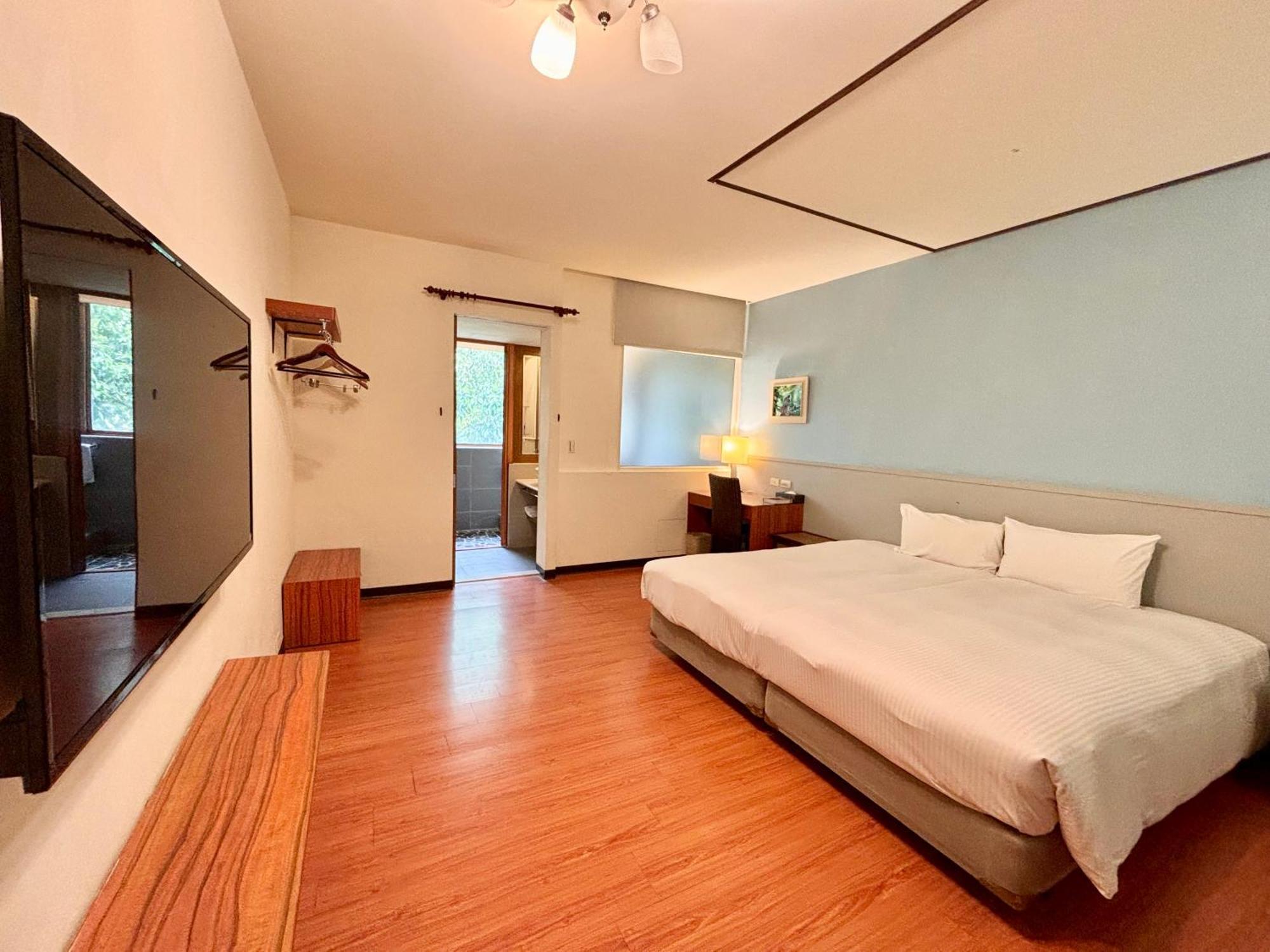 อีสเทิร์น โฮเต็ลแอนด์รีสอร์ต หยางเหมย Hotel Yangmei ภายนอก รูปภาพ