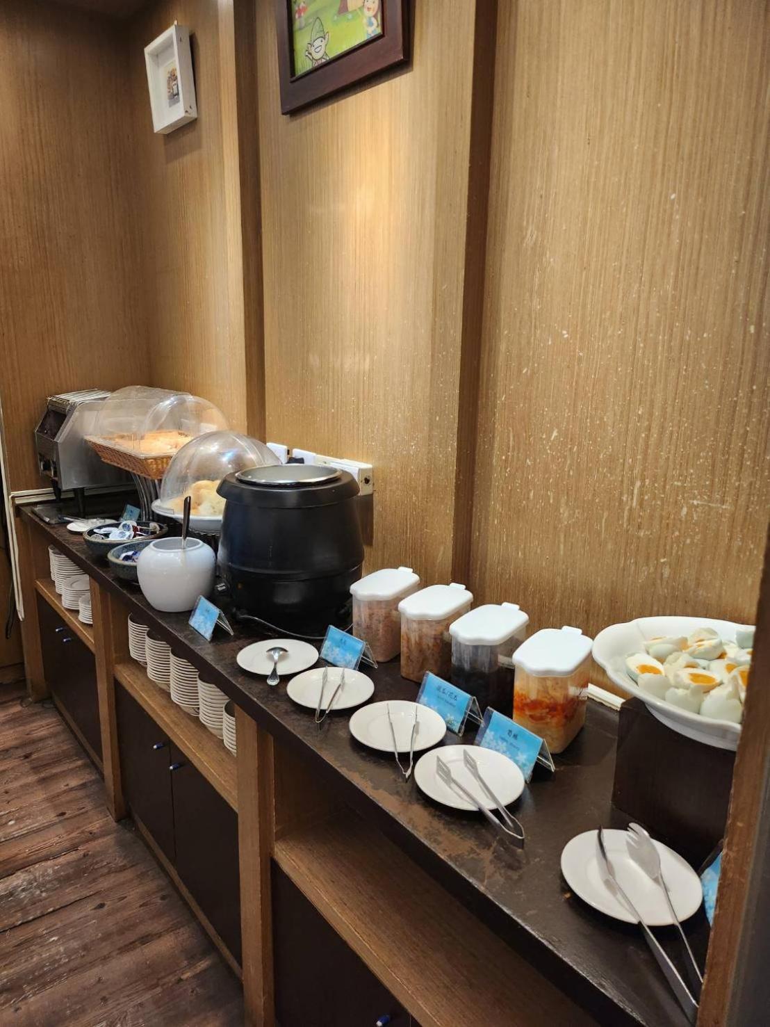อีสเทิร์น โฮเต็ลแอนด์รีสอร์ต หยางเหมย Hotel Yangmei ภายนอก รูปภาพ
