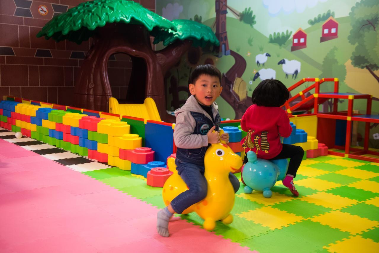 อีสเทิร์น โฮเต็ลแอนด์รีสอร์ต หยางเหมย Hotel Yangmei ภายนอก รูปภาพ