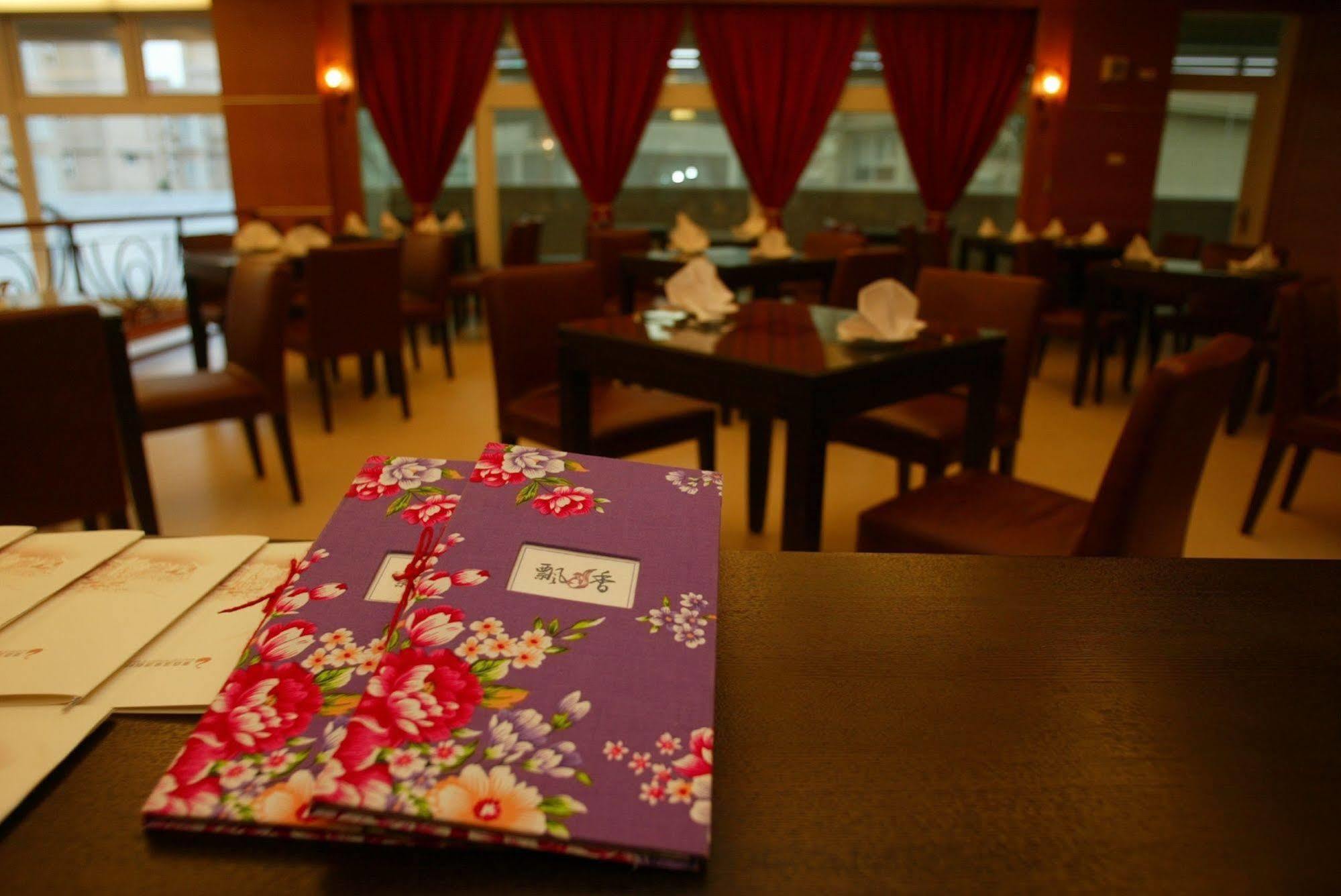 อีสเทิร์น โฮเต็ลแอนด์รีสอร์ต หยางเหมย Hotel Yangmei ภายนอก รูปภาพ