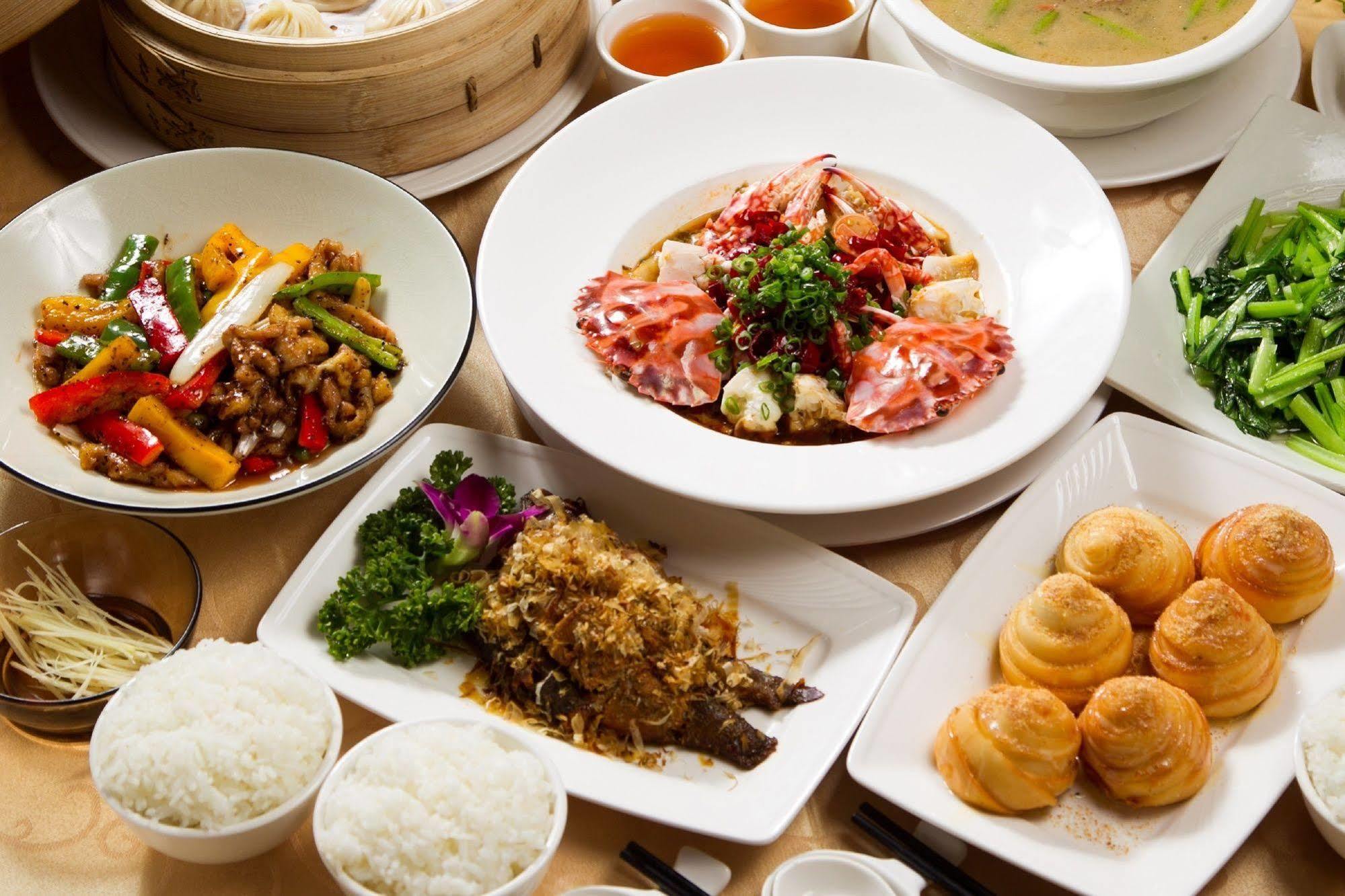 อีสเทิร์น โฮเต็ลแอนด์รีสอร์ต หยางเหมย Hotel Yangmei ภายนอก รูปภาพ