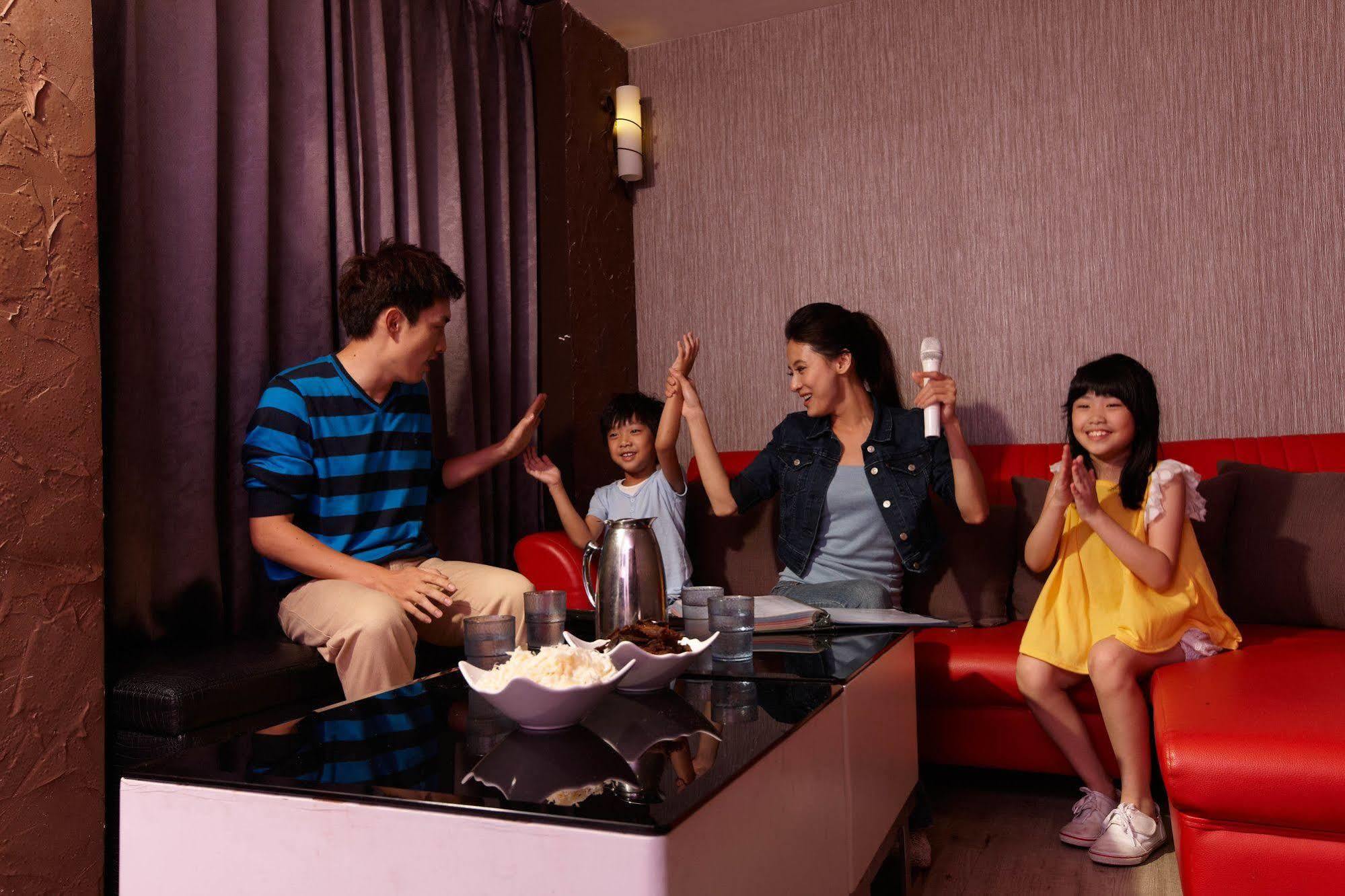 อีสเทิร์น โฮเต็ลแอนด์รีสอร์ต หยางเหมย Hotel Yangmei ภายนอก รูปภาพ