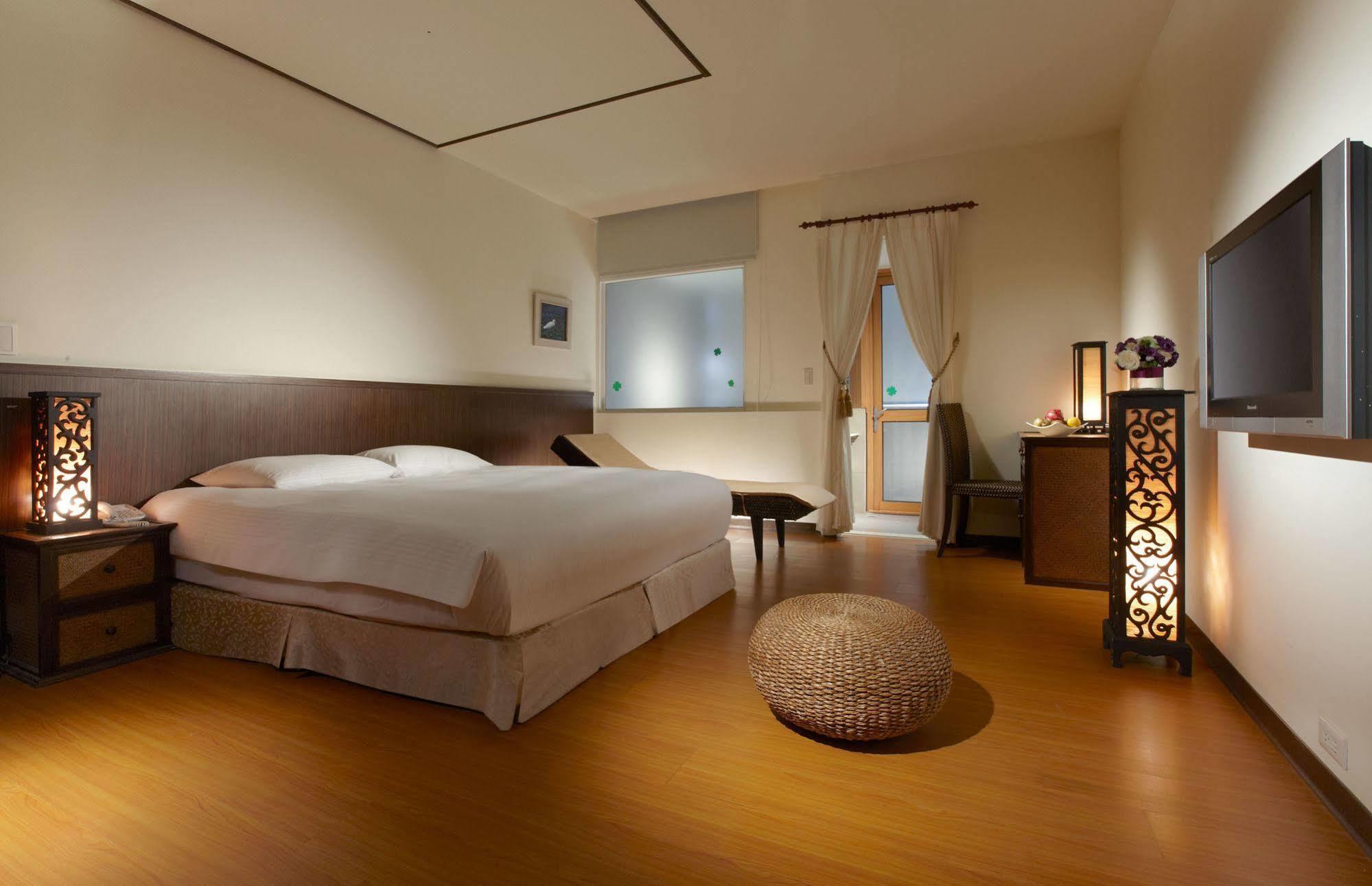 อีสเทิร์น โฮเต็ลแอนด์รีสอร์ต หยางเหมย Hotel Yangmei ภายนอก รูปภาพ