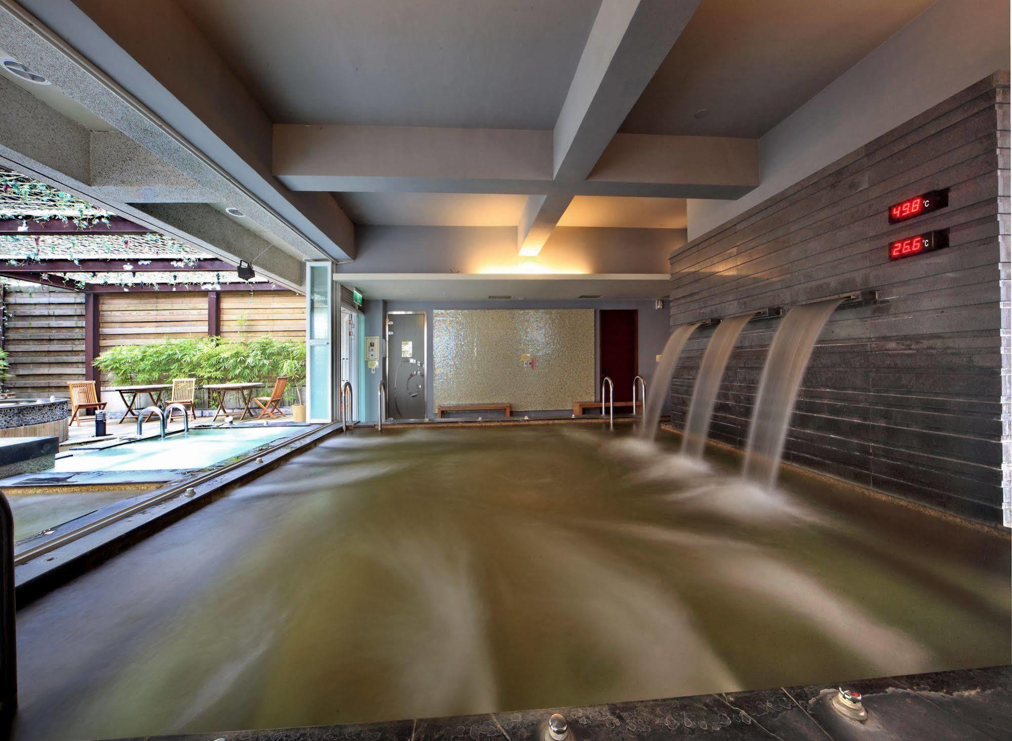 อีสเทิร์น โฮเต็ลแอนด์รีสอร์ต หยางเหมย Hotel Yangmei ภายนอก รูปภาพ