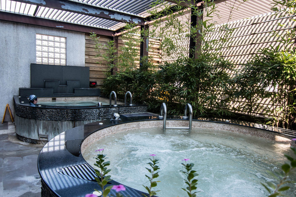 อีสเทิร์น โฮเต็ลแอนด์รีสอร์ต หยางเหมย Hotel Yangmei ภายนอก รูปภาพ